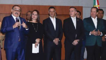 Aristegui en Vivo: Crisis en el INE; expriístas se suman a Sheinbaum; Trump no es elegible, determina Corte de Colorado y más