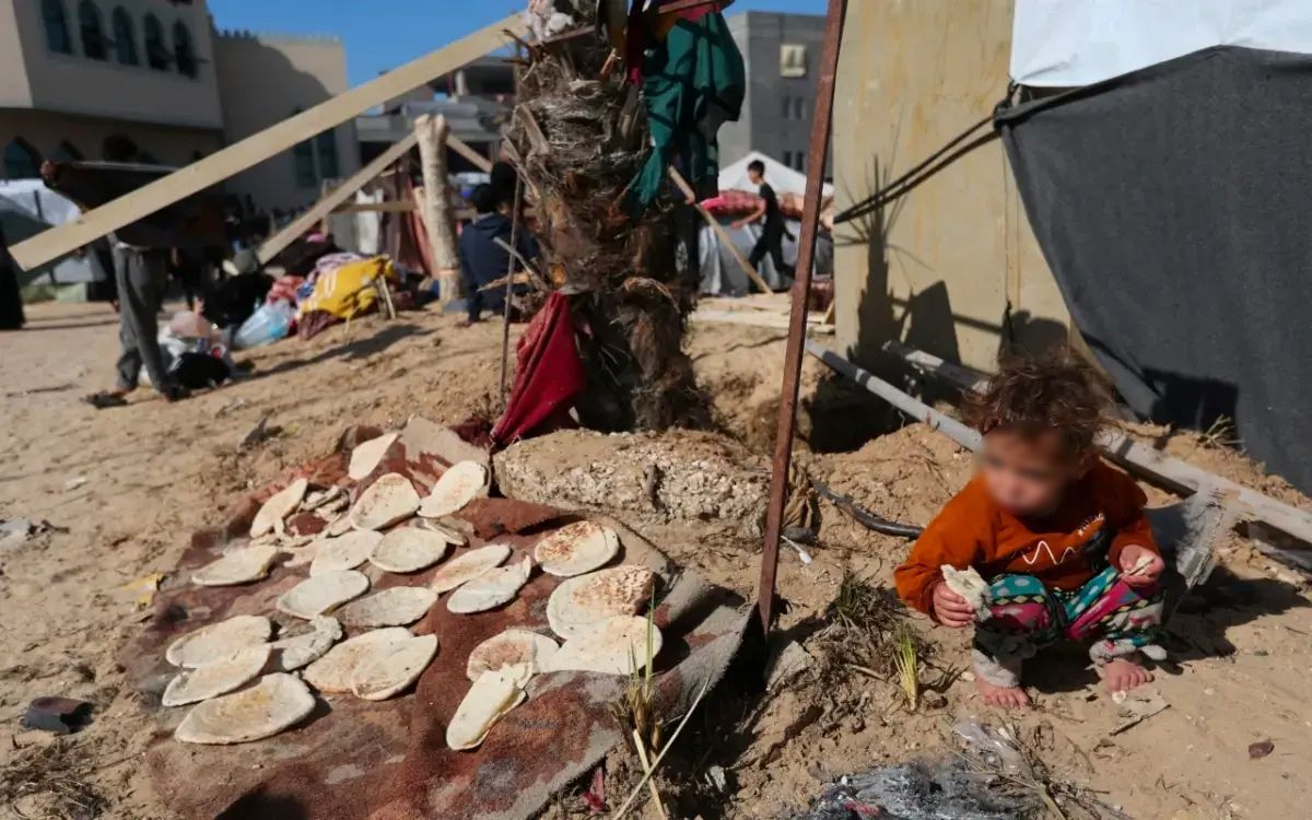 Worldwide, 5.8 million children are victims of chronic hunger.