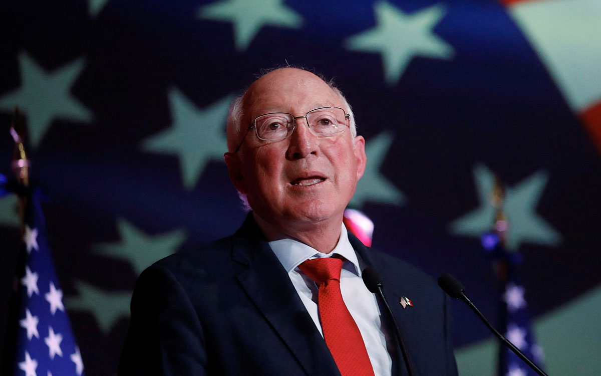 Ken Salazar destaca ‘cooperación histórica’ bilateral para extradiciones