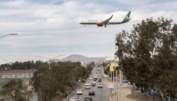 Mexicana de Aviación realiza vuelo de prueba, a días de su inauguración