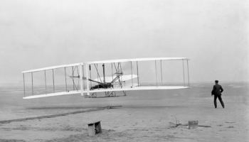 Se cumplen 120 años del primer vuelo de la historia