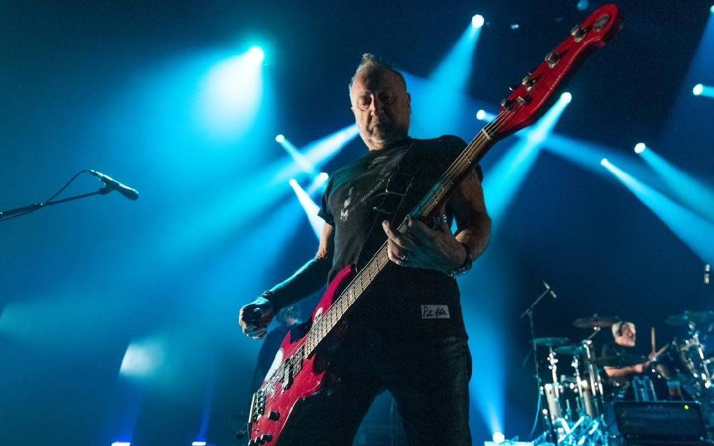 Peter Hook regresa a México para tocar temas de Joy Division y New Order Peter Hook regresa a México para tocar temas de Joy Division y New Order