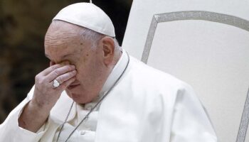 El papa pide a los mexicanos ayudar las víctimas de 'Otis' y a personas discapacitadas