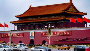 Aumenta el número de peregrinos al lugar natal de Mao en 130º aniversario de su nacimiento