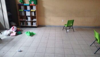 Delincuentes vacían salón de primaria en Temixco