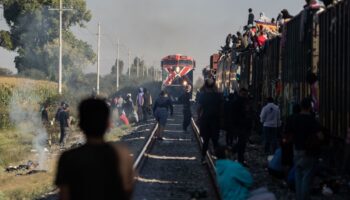 Cierre de fronteras en EU por migrantes frena comercio por tren