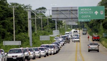 Cancún: Uber y sindicato de taxistas firman acuerdo de colaboración tras años de disputa