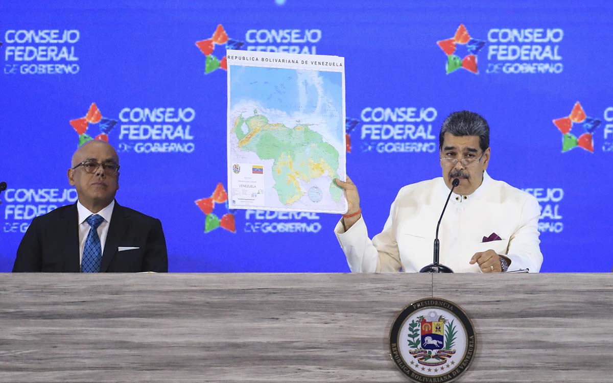 Maduro presenta ley para anexionar zona de Guayana Esequiba y cambia el mapa venezolano