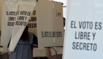 AMLO niega que crimen organizado participe en elecciones