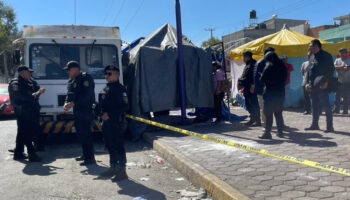 Balean a familia en tianguis de Iztapalapa y matan al padre