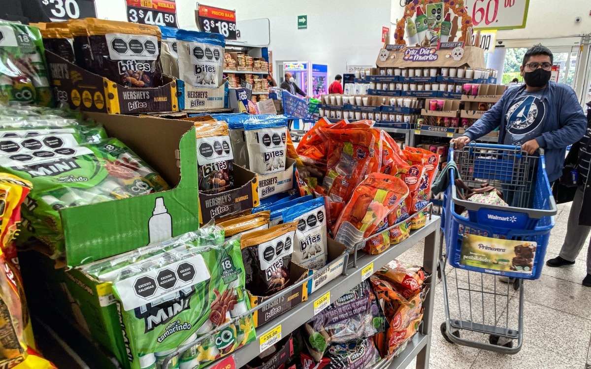 Compañías de procesados controlan o 'cercan' los espacios de compra de alimentos y bebidas: UNAM Compañías de procesados controlan o 'cercan' los espacios de compra de alimentos y bebidas: UNAM