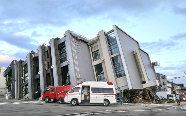 Videos | Al menos 5 muertos deja terremoto en Japón