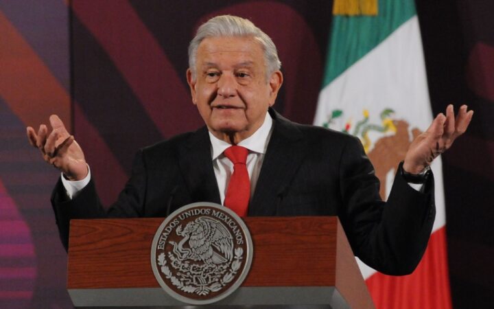 'Me cepillaron': AMLO tras perder nominación a premios Esland como Streamer del Año