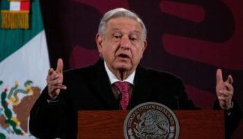 AMLO pide discutir con los empresarios la reducción de la jornada laboral