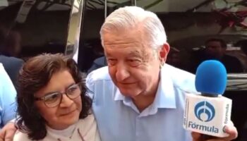 Video | AMLO toma micrófono de reportero; ‘son muy mentirosos’, reprocha