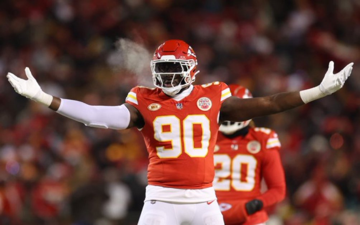 Super Bowl LVIII: Pierden Chiefs a Charles Omenihu por lesión en la rodilla | Video