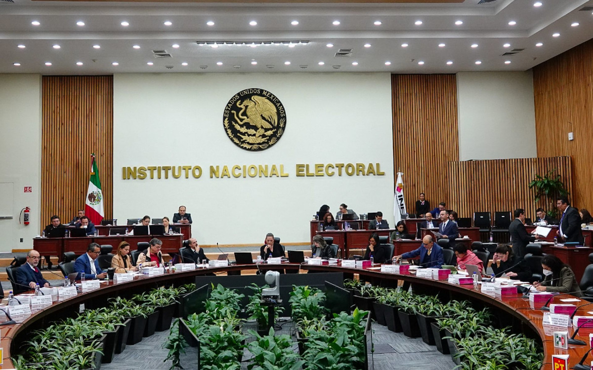 INE is planning three debates: one will be a face-to-face exchange between the candidates