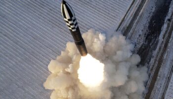 Corea del Norte lanza un misil balístico de rango intermedio al mar de Japón