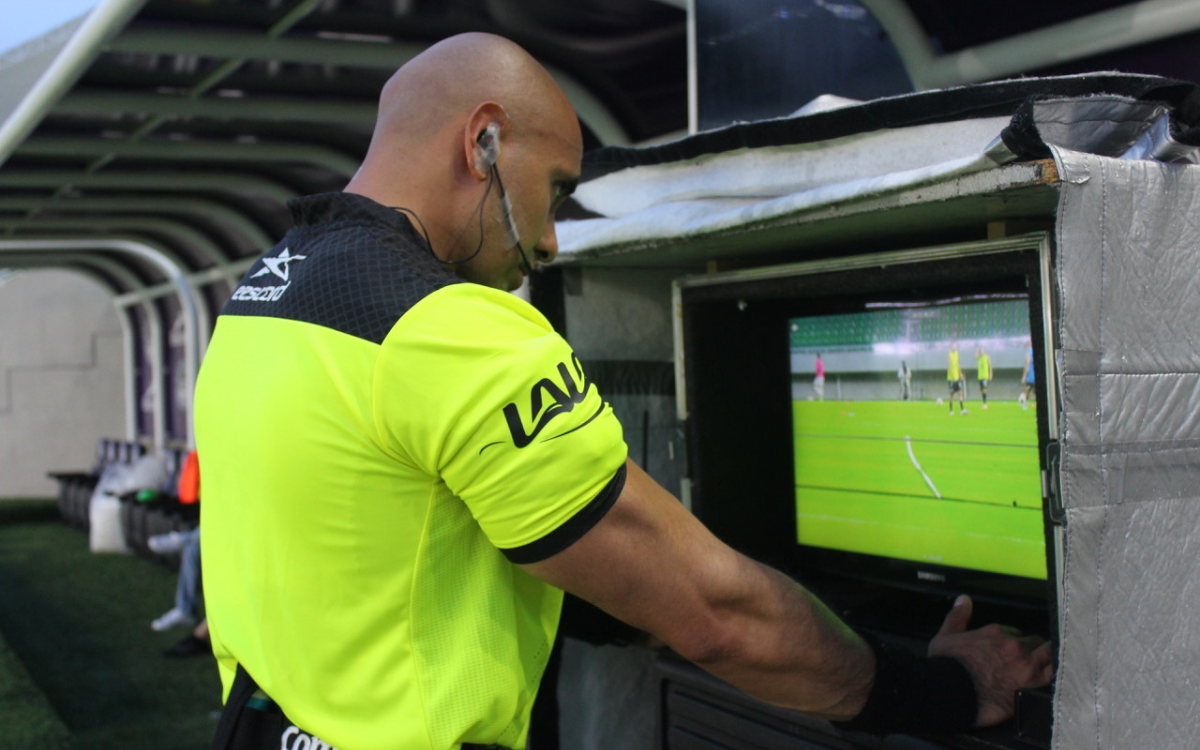 Liga MX: Árbitros explicarán sus decisiones del VAR en el sonido del estadio | Video