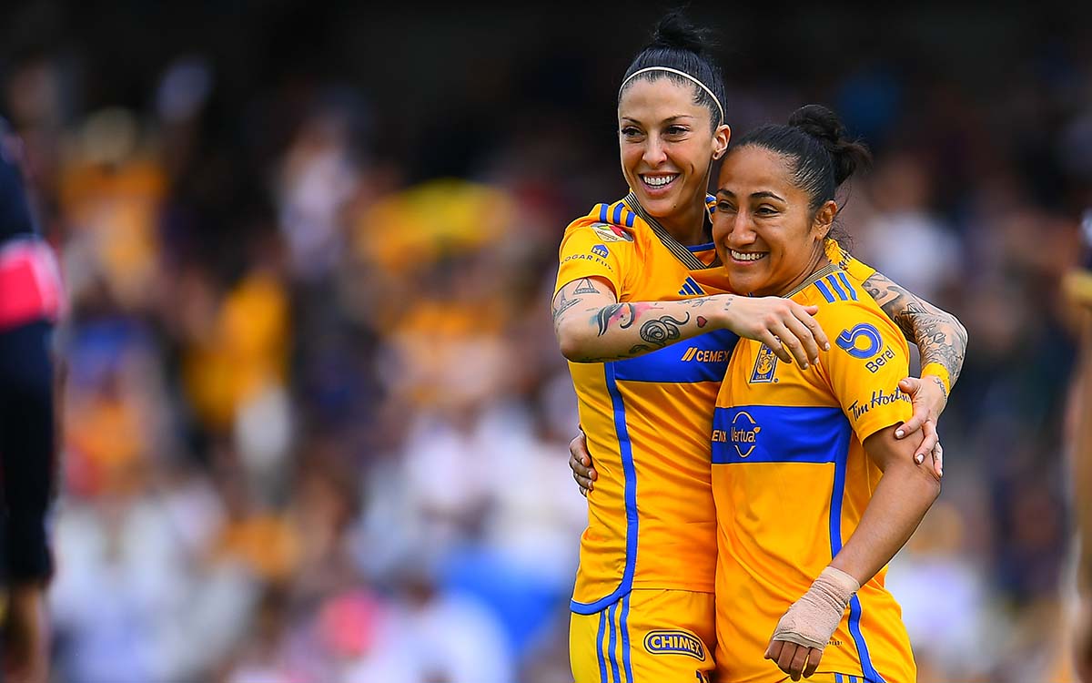 Jenni Hermoso debuta en la goleada de Tigres a Pumas | Aristegui Noticias