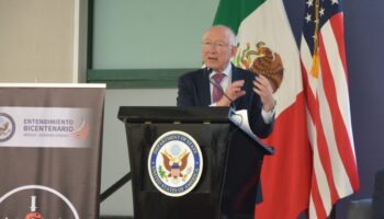 Armas en México no son del Ejército de EU: Ken Salazar