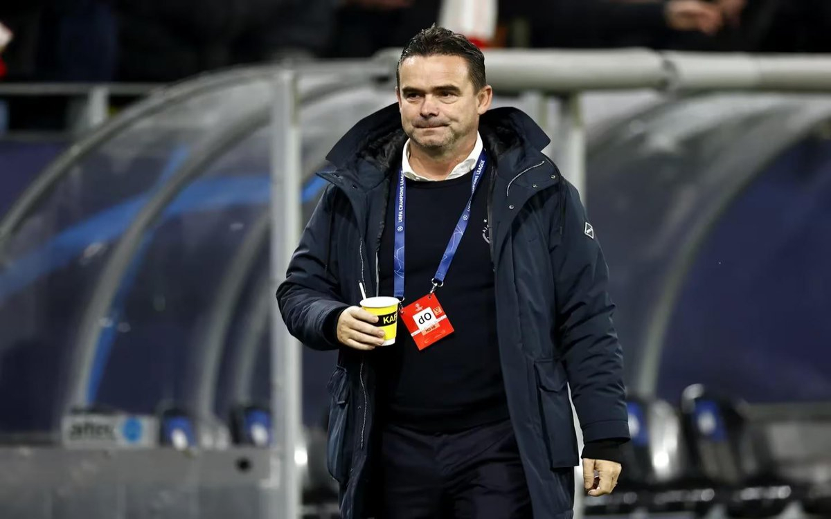 Dan un año de suspensión a Marc Overmars por conducta inapropiada