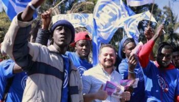 Acarrean a migrantes haitianos a evento de Taboada en CDMX