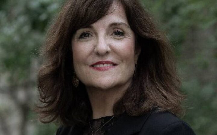 “Necesitamos reaprender a tratar a las víctimas de abuso”: Elvira Lindo