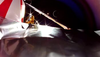 La frustrada misión lunar de EU, con carga de la UNAM, termina sobre el Océano Pacífico | Video