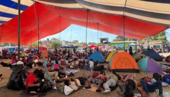 Video | Caravana migrante avanza con mil personas y llega a Tapanatepec, Oaxaca