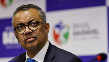 Tedros Adhanom se encontraba en aeropuerto de Yemen durante bombardeo