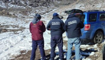 Rescatan a tres alpinistas extraviados en Pico de Orizaba; aún buscan al guía de la expedición