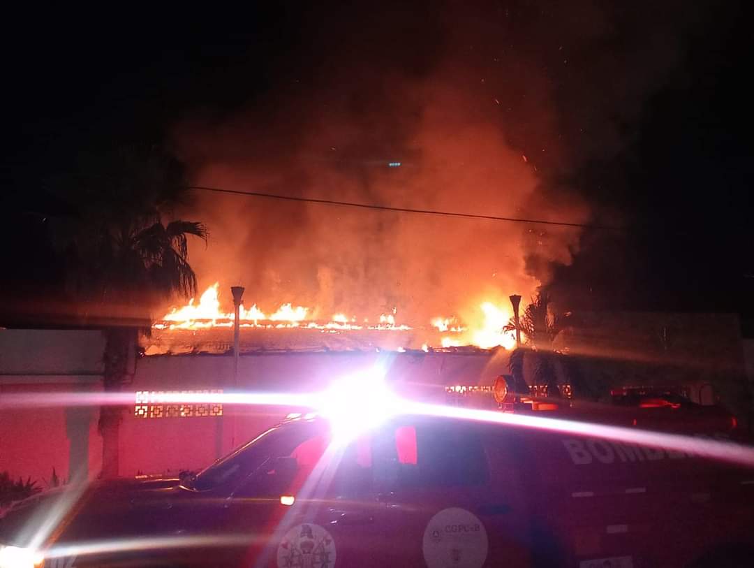 incendian restaurante en acapulco | video