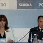 Marisela Morales y el General Oliver Cen. FOTO: RODOLFO ANGULO/CUARTOSCURO.COM