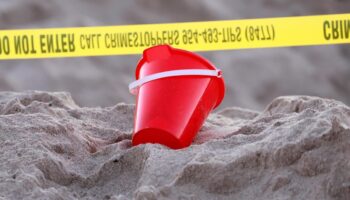 Muere niña luego de caer en un agujero en playas de Florida