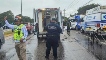 Mueren seis personas por choque en tramo Puerto Aventuras-Tulum