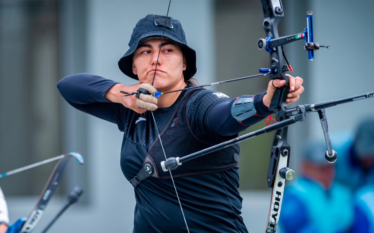 Medallista olímpica, Alejandra Valencia, denuncia que Aeroméxico daño el estuche del arco con que competirá en París 2024