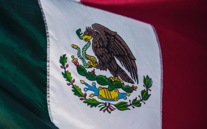 'Cuando tienes doble nacionalidad te identificas con dos naciones': insiste Sheinbaum en reforma 'Cuando tienes doble nacionalidad te identificas con dos naciones': insiste Sheinbaum en reforma