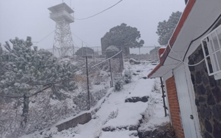 Videos | Nieve cubre de blanco partes de CDMX y Valle de Toluca Videos | Nieve cubre de blanco partes de CDMX y Valle de Toluca