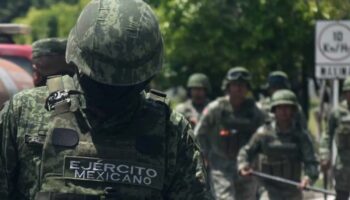 Dan prisión por presunta delincuencia organizada a ocho militares vinculados con el caso Ayotzinapa