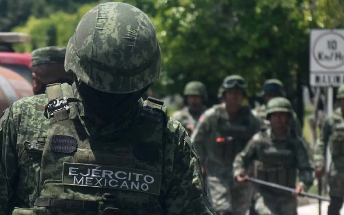 Dan prisiÃ³n por presunta delincuencia organizada a ocho militares vinculados con el caso Ayotzinapa
