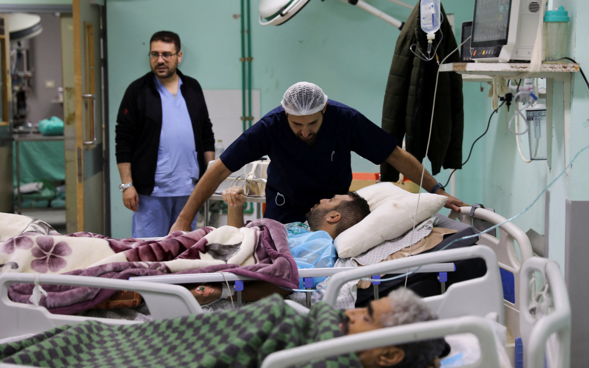 Médicos en Gaza ‘tienen que priorizar’ a pacientes con más probabilidades de sobrevivir