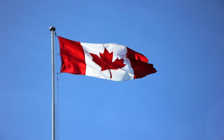 México advierte a Canadá que también podría exigir visas a canadienses México advierte a Canadá que también podría exigir visas a canadienses