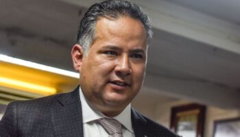 Tribunal Electoral le regresa la candidatura a Santiago Nieto