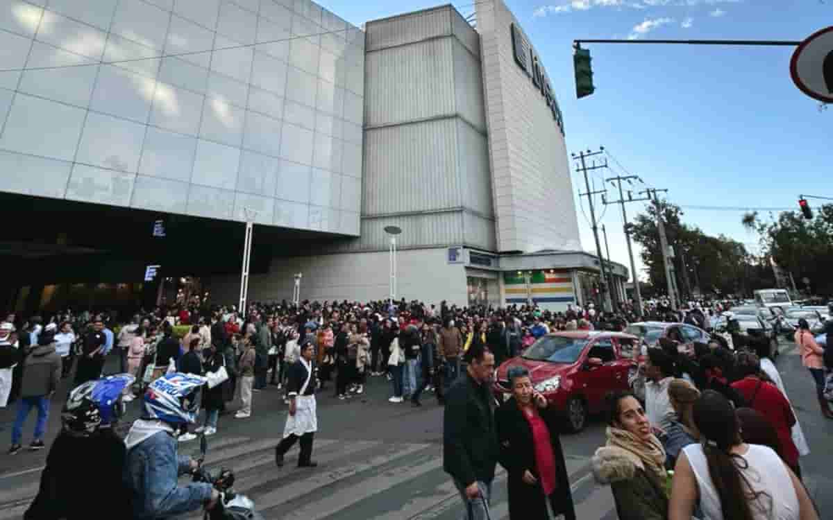 Videos | Sismo de magnitud 5 sacude a la Ciudad de México | Aristegui  Noticias