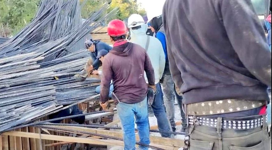 colapsa cimbra de puente en construcción del tren maya; reportan dos trabajadores heridos