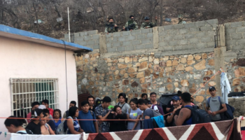 Rescatan a 85 migrantes en Oaxaca tras un presunto secuestro masivo