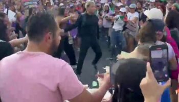 8M | Sujeto agrede a mujeres en la marcha de la CDMX | Videos