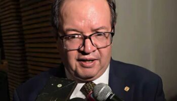 Candidatos presidenciales, 'ninguno está invitado, pero todos son bienvenidos': Rector de la UNAM