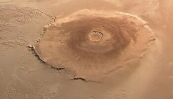 Descubren un enorme volcán en el planeta Marte